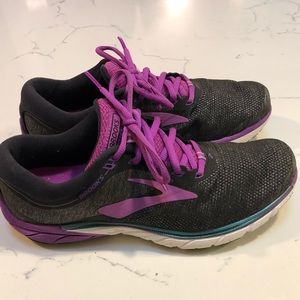 Brooks Women’s PureCadence 7, size 9.5